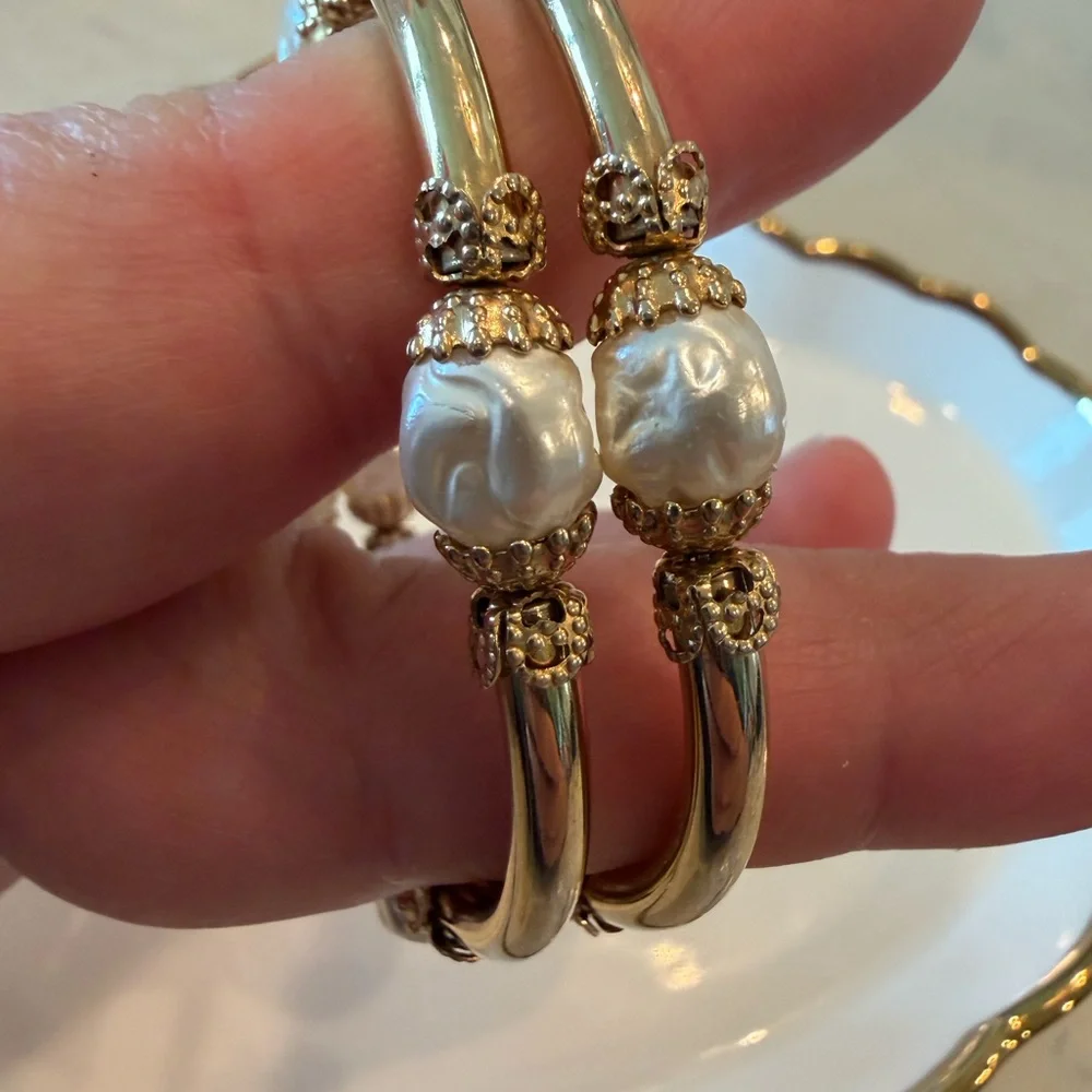 Wrap Around Bracelet Gold Tone and Pearls
